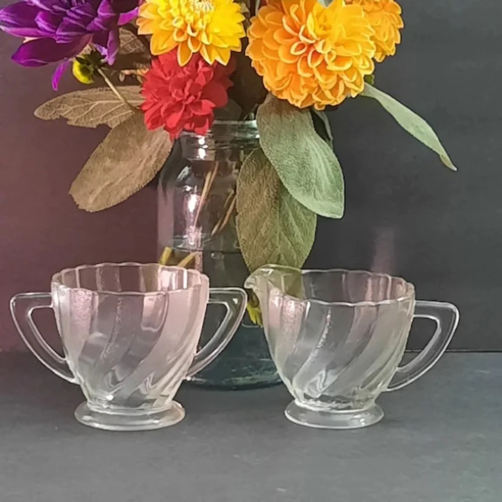 🔥🔥vintage Canadian Dominion Glass Co. sugar and creamer en verre transparent